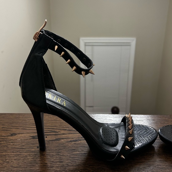 Edgy Akira Black Spiked Heels - Perfect for a Bold Look! Size 8.5! - Picture 2 of 4